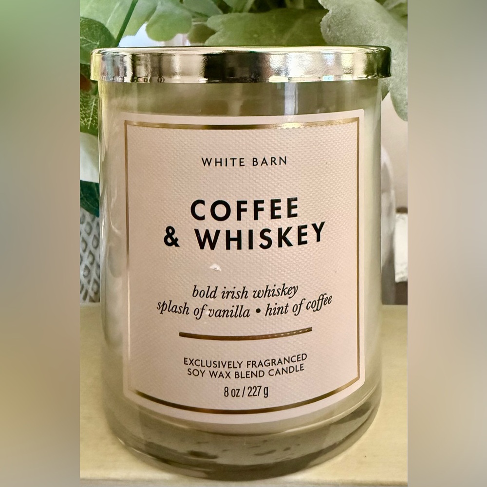 🆕☕️ WHITE BARN “COFFEE AND WHISKEY” SINGLE WICK CANDLE. BRAND NEW. SOY WAX BLEND